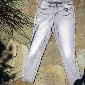 Stone Gray Rockstar Mid-Rise Old Navy Jeans!